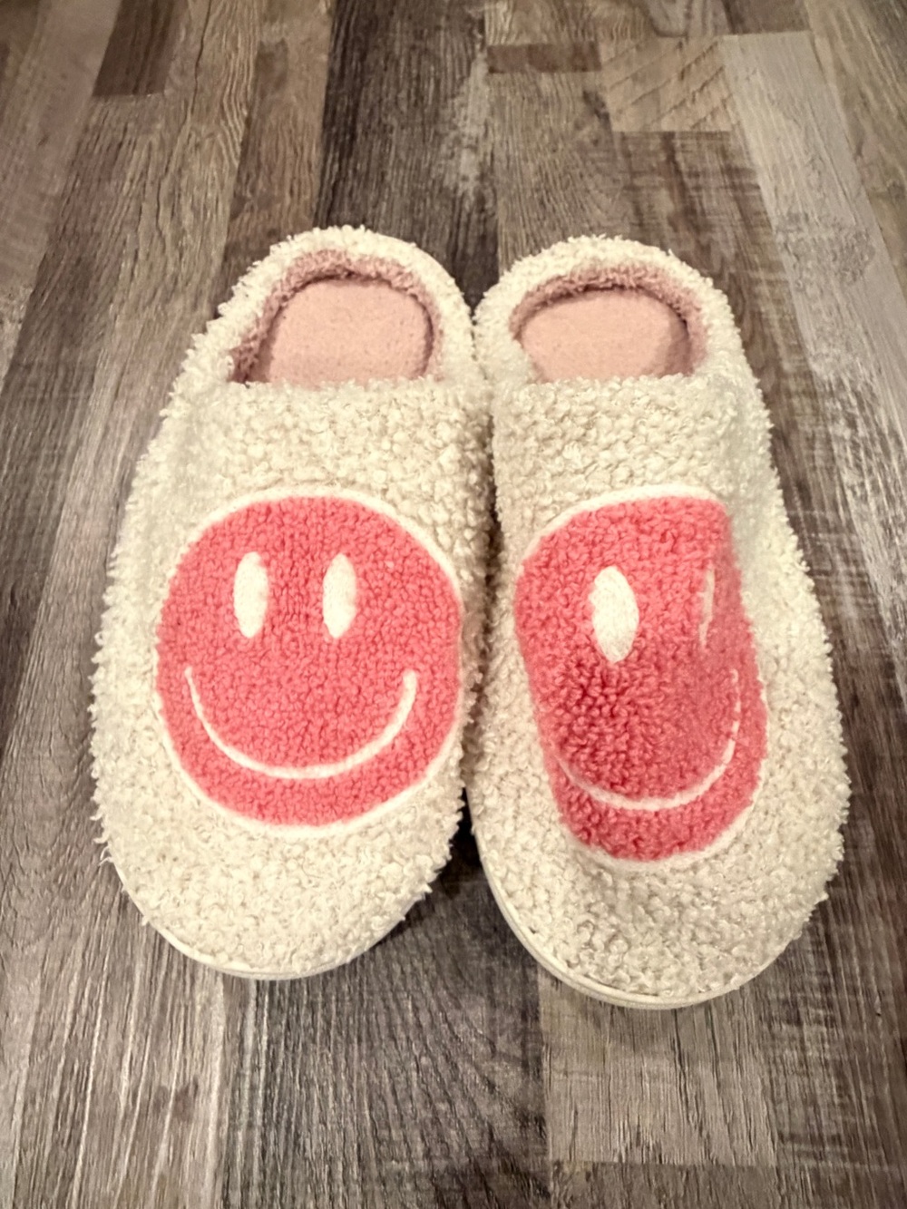 Cozy Cream Sherpa Slippers with Pink Smiley